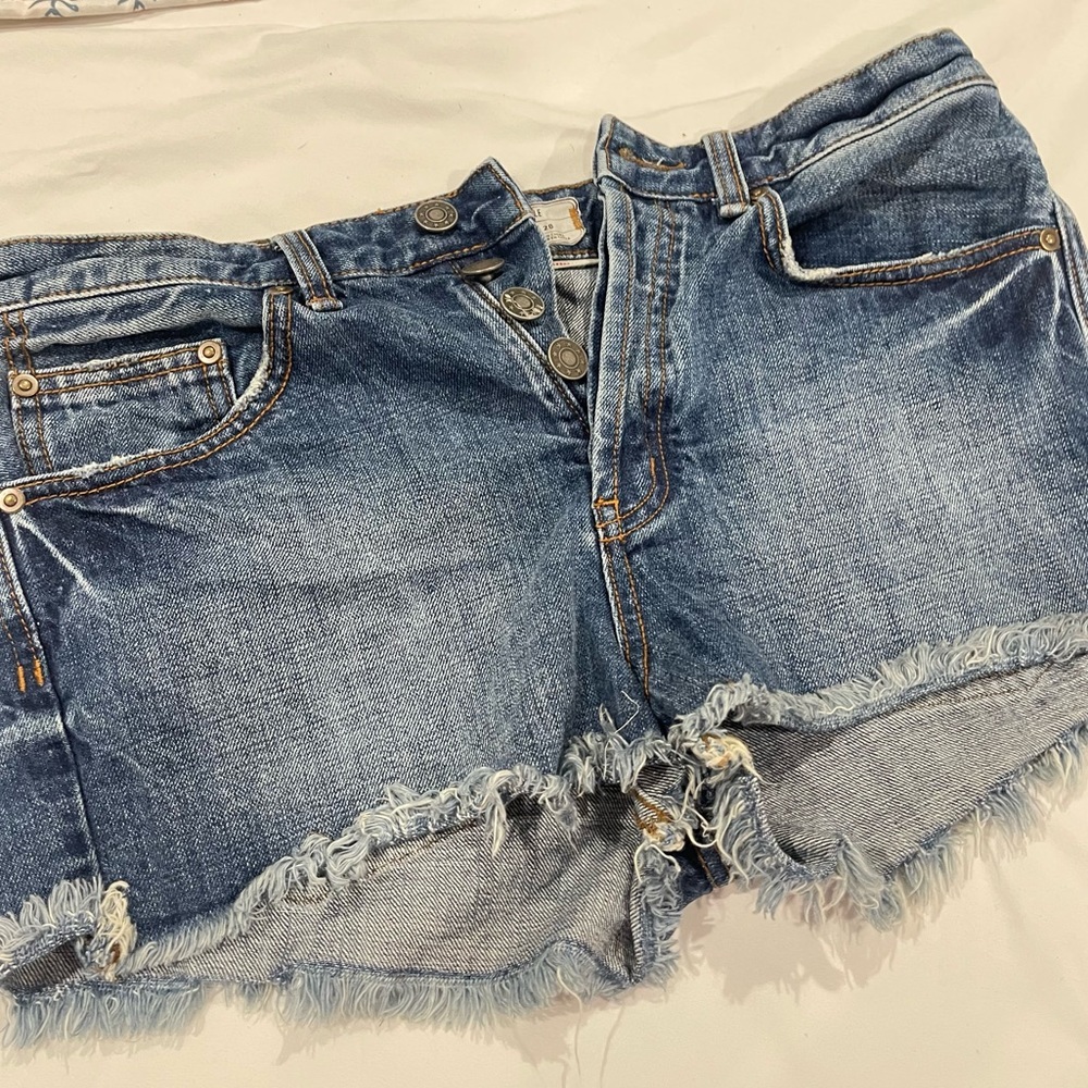 FREE PEOPLE BUTTON DOWN SHORTS